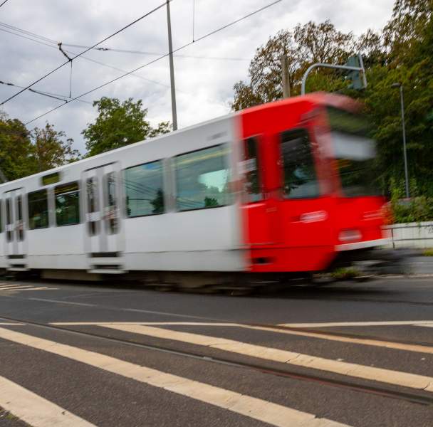 Image_LR_608x600_Tram