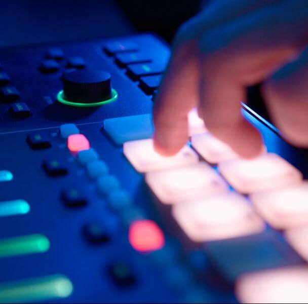 608 × 600 px LANDING PAGE AUDIO BARCELONA