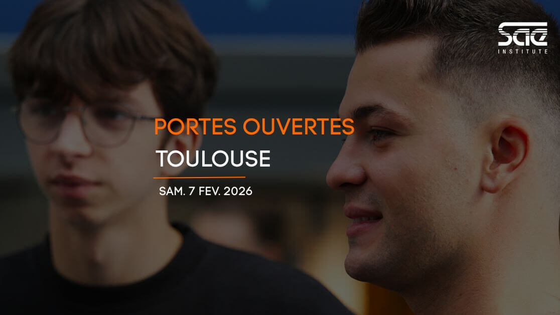 Deux étudiants de la SAE Institute Toulouse, école du son et de l'audiovisuel, participent aux Journées Portes Ouvertes de la SAE.