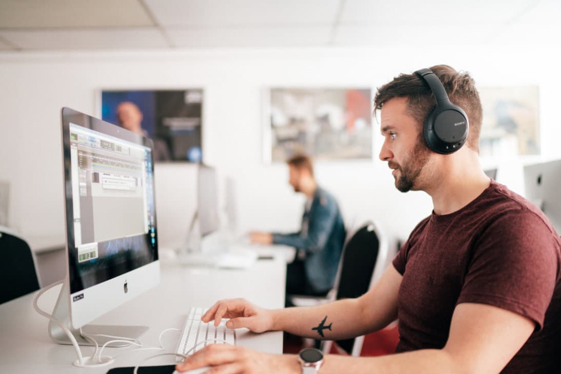 Creative-Industries-and-media-Course-SAE Study Creative Courses