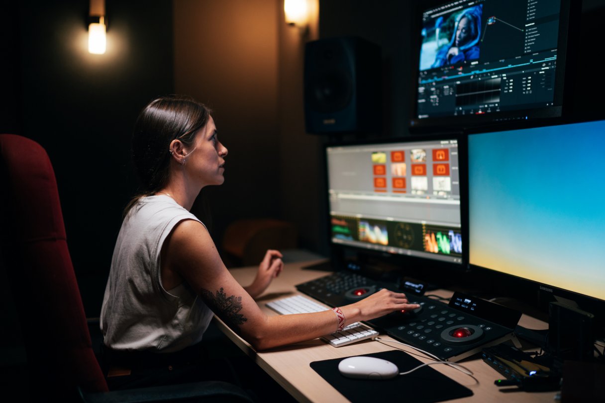 film editing suite - student working on a showreel