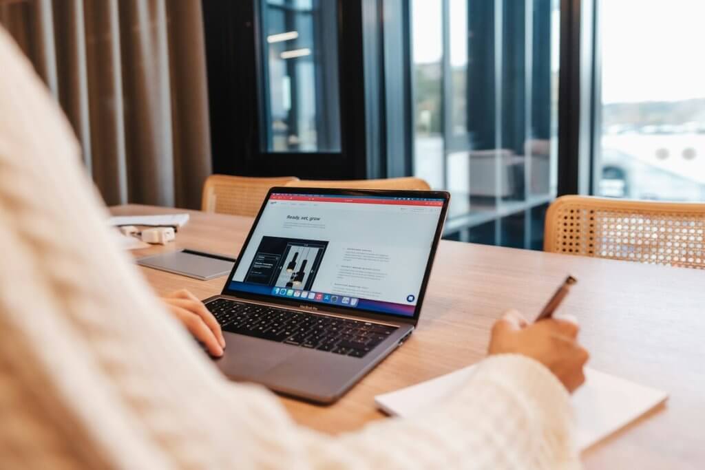 SAE's guide on How to Keep Pace with Rapidly Evolving Web Technologies