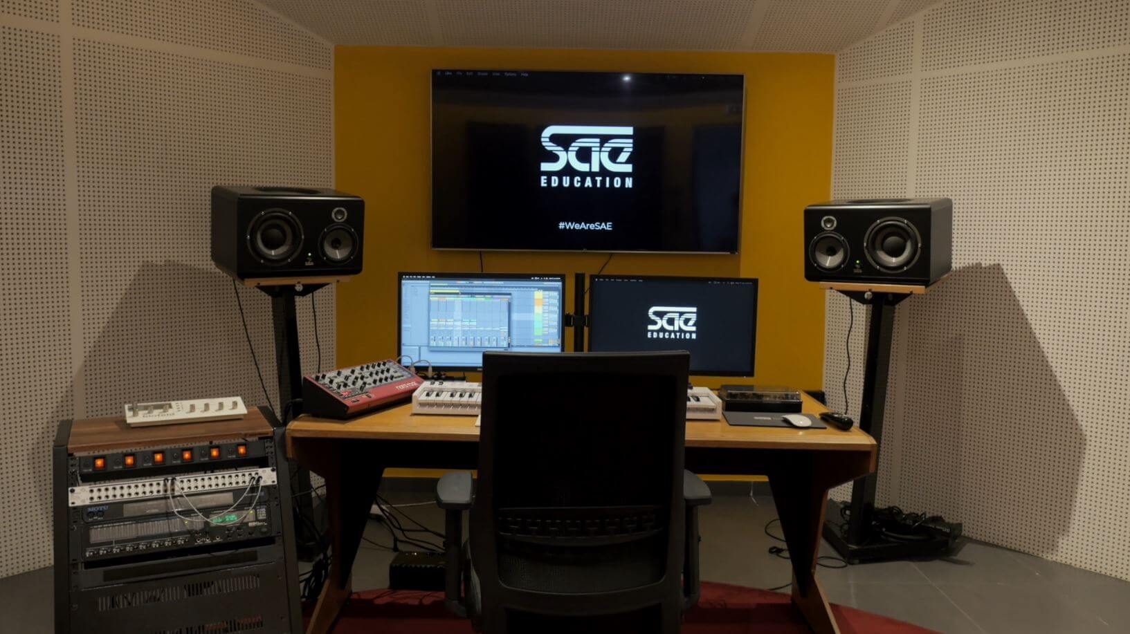 emp suite 4