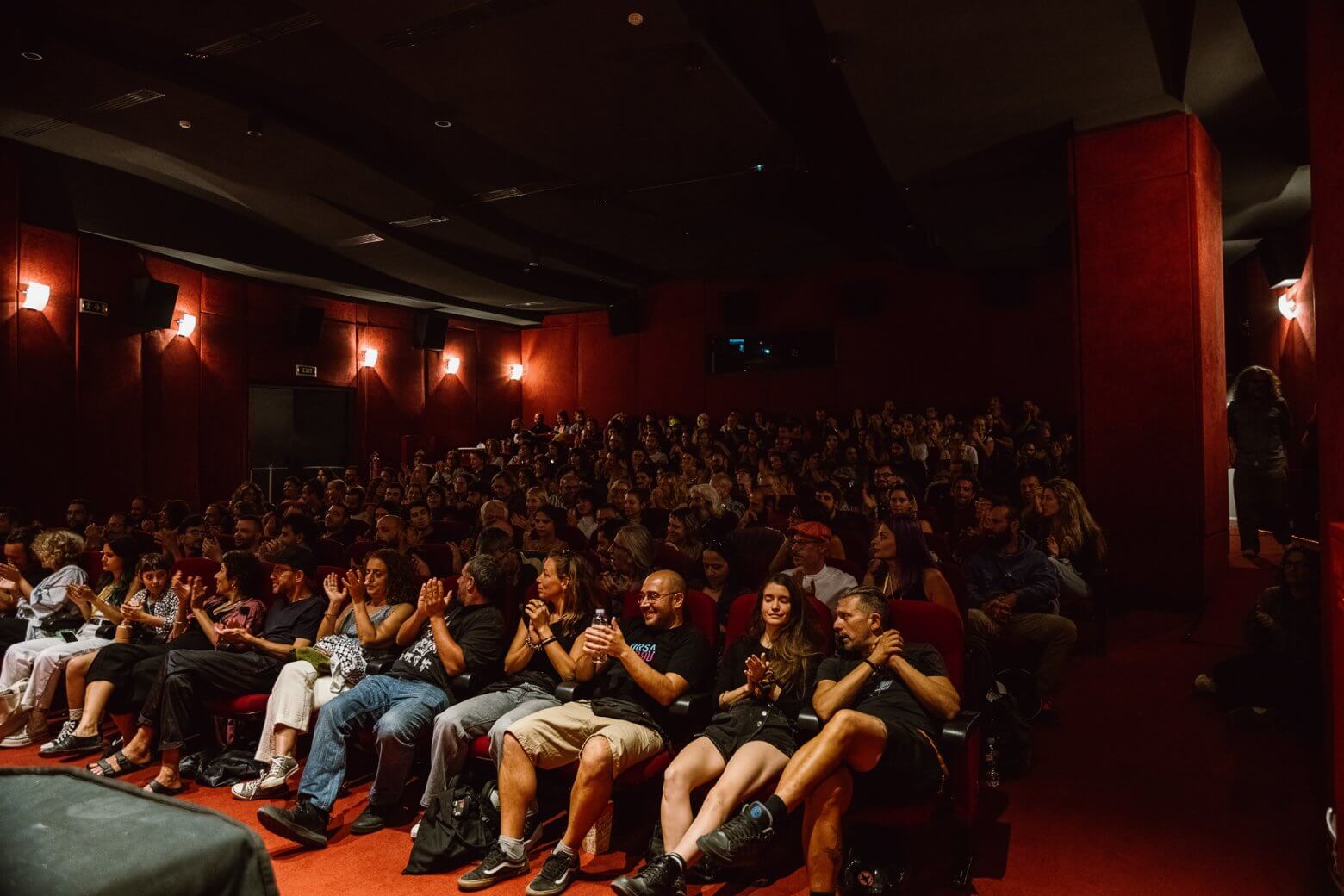 με τα μάτια ανοιχτά