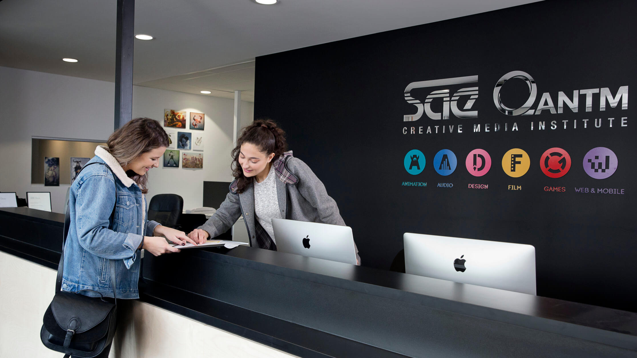 SAE_AUS_Image_MEL_Student_at_Reception_Area_fruqwb Melbourne Campus Reception