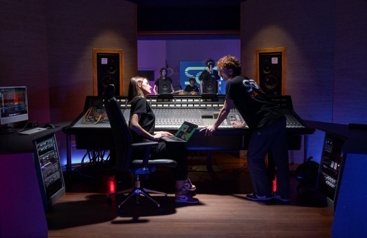 Audio_Studio7_1 Large
